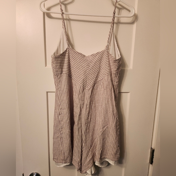 Gentle Fawn romper - Picture 3 of 3